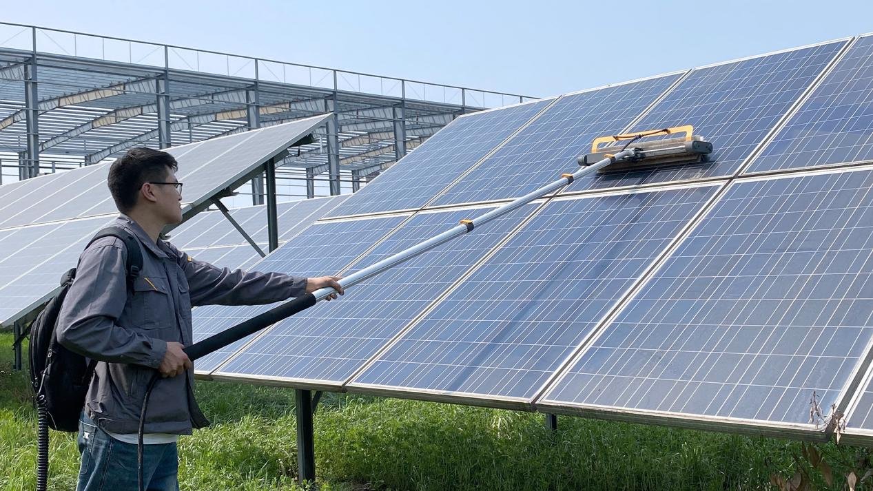 Concerns and opportunities in the photovoltaic golden age a systematic way out